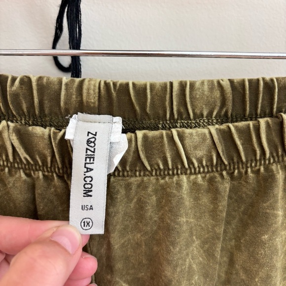 Zoozie LA Stretch Pants - Picture 3 of 6